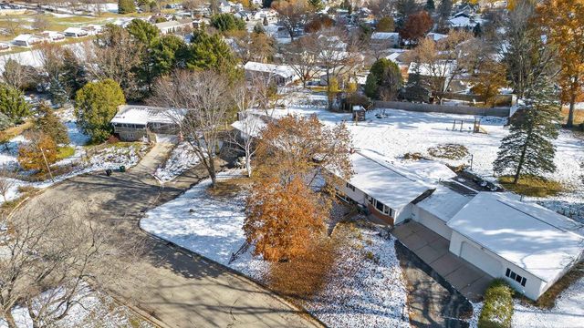 122 Hillside Circle, New Glarus, WI 53574