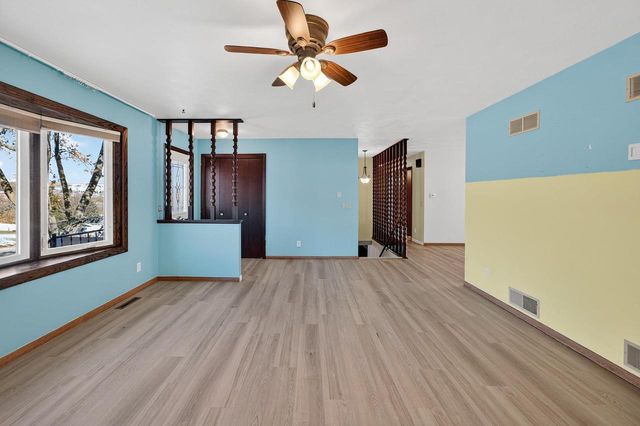 122 Hillside Circle, New Glarus, WI 53574