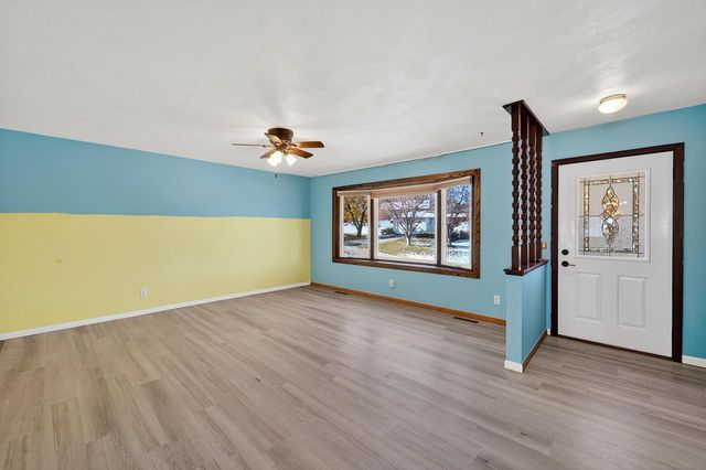 122 Hillside Circle, New Glarus, WI 53574