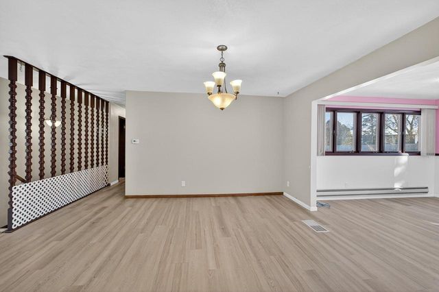 122 Hillside Circle, New Glarus, WI 53574