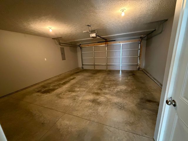 2460 Feathersound Way, Lexington, KY 40511