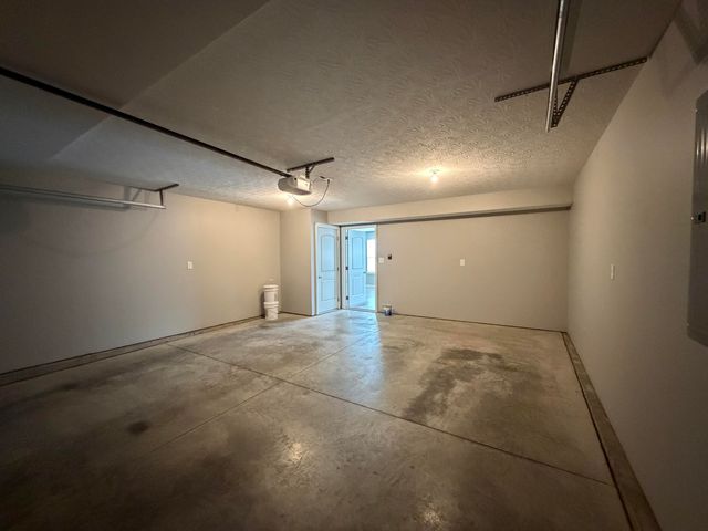 2460 Feathersound Way, Lexington, KY 40511