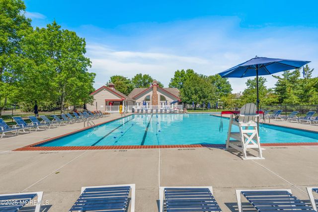 78 Wyndham Place 129, Robbinsville, NJ 08691