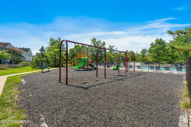 78 Wyndham Place 129, Robbinsville, NJ 08691