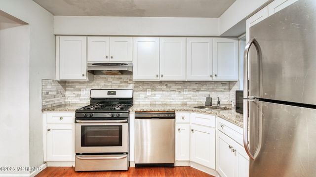 78 Wyndham Place 129, Robbinsville, NJ 08691