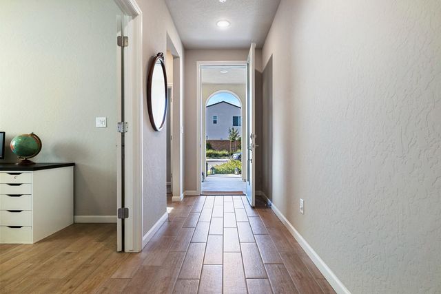 565 Traverse Drive S, Madera, CA 93636