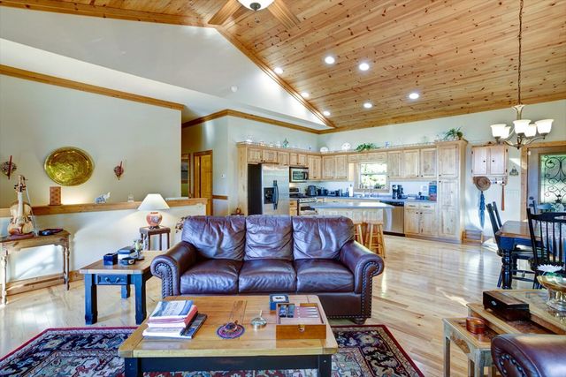 7031 Black Bear Trail, Hiawassee, GA 30546