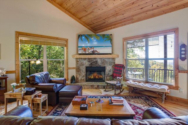7031 Black Bear Trail, Hiawassee, GA 30546
