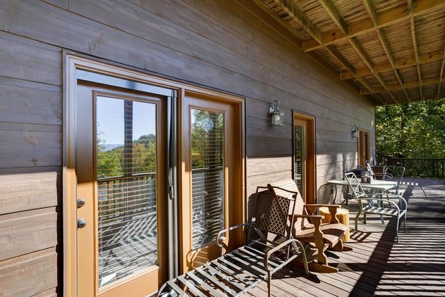 7031 Black Bear Trail, Hiawassee, GA 30546
