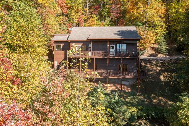 7031 Black Bear Trail, Hiawassee, GA 30546