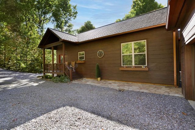 7031 Black Bear Trail, Hiawassee, GA 30546