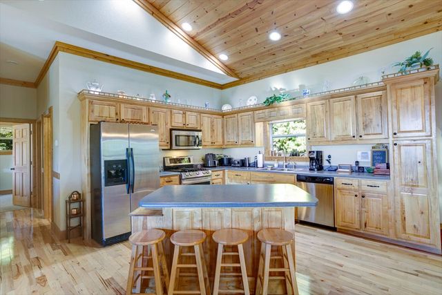 7031 Black Bear Trail, Hiawassee, GA 30546