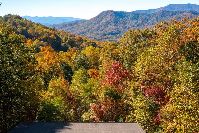 7031 Black Bear Trail, Hiawassee, GA 30546