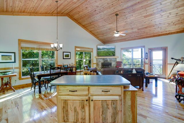 7031 Black Bear Trail, Hiawassee, GA 30546