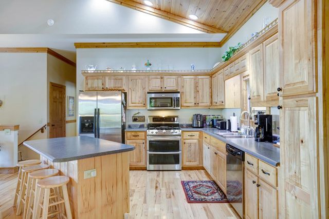 7031 Black Bear Trail, Hiawassee, GA 30546