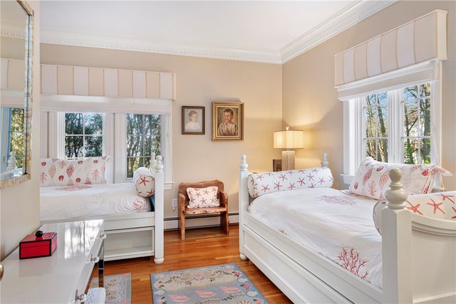 2 Harbor View Drive, Newport, RI 02840