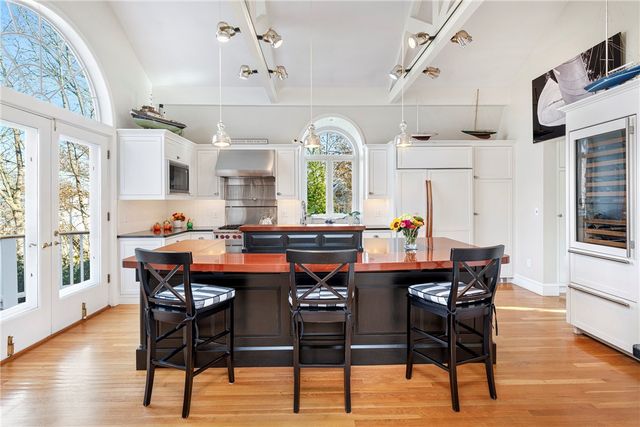 2 Harbor View Drive, Newport, RI 02840