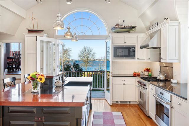 2 Harbor View Drive, Newport, RI 02840