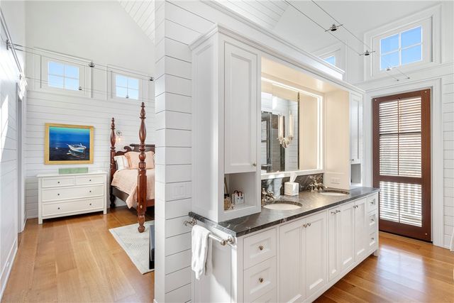 2 Harbor View Drive, Newport, RI 02840