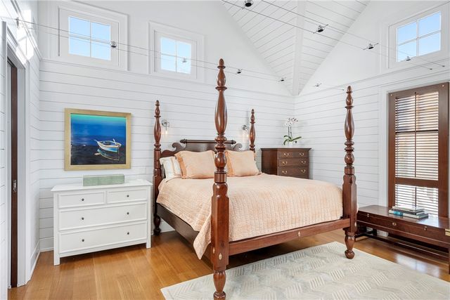 2 Harbor View Drive, Newport, RI 02840