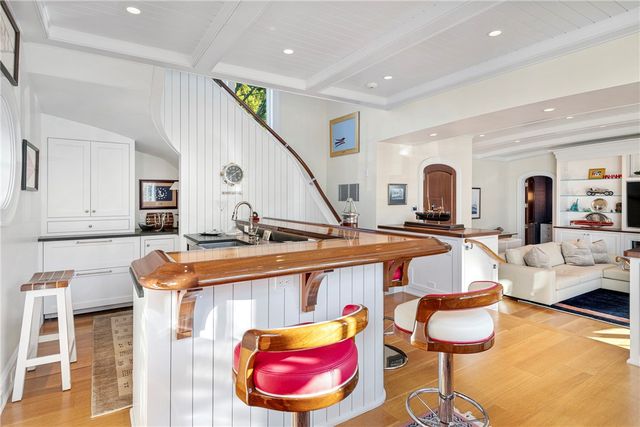 2 Harbor View Drive, Newport, RI 02840