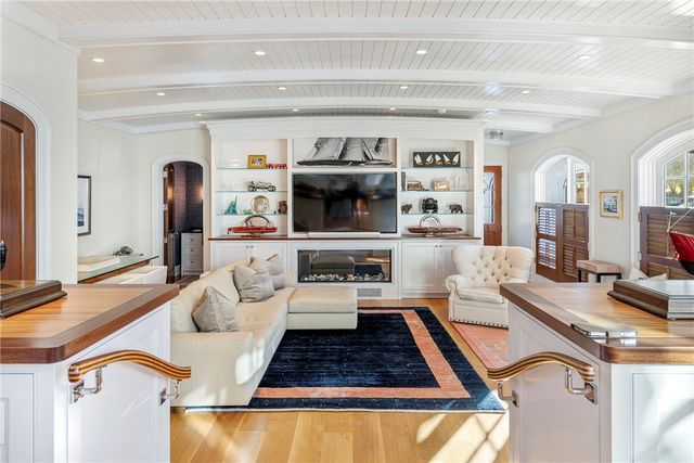 2 Harbor View Drive, Newport, RI 02840