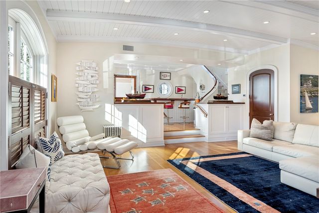 2 Harbor View Drive, Newport, RI 02840