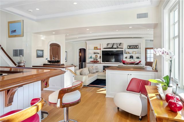 2 Harbor View Drive, Newport, RI 02840