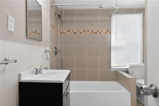 2209 S Hawthorne Avenue, Independence, MO 64052