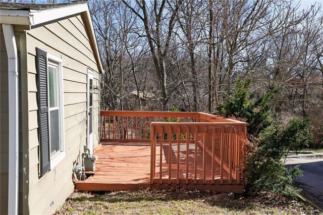 2209 S Hawthorne Avenue, Independence, MO 64052