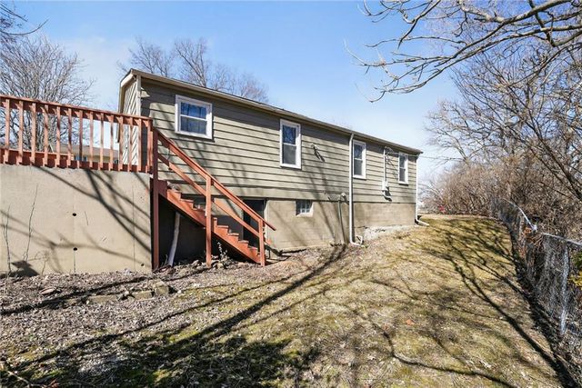 2209 S Hawthorne Avenue, Independence, MO 64052