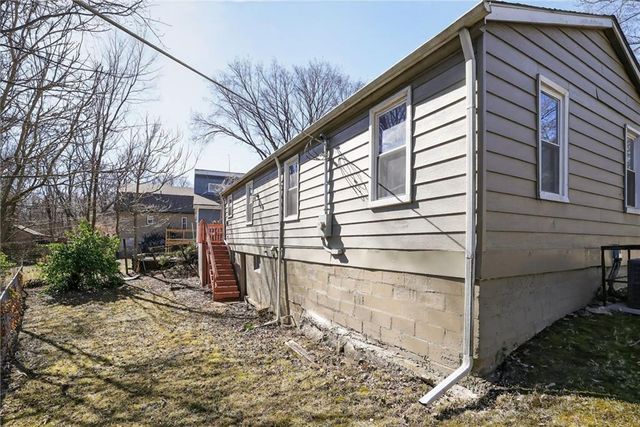 2209 S Hawthorne Avenue, Independence, MO 64052