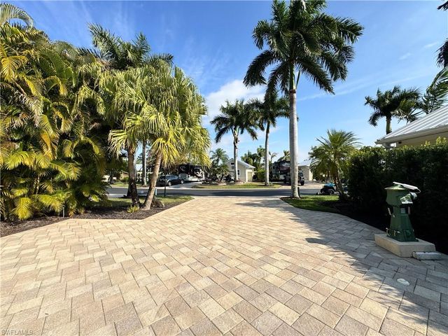 Lot 10 3027 E Riverbend Resort BLVD, Labelle, FL 33935