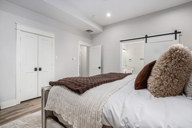 1315 Wycliffe Drive, Houston, TX 77043