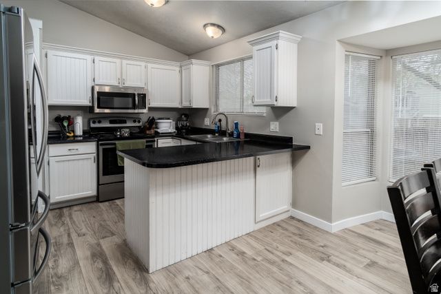 7960 S SHAYLA DR, West Jordan, UT 84088