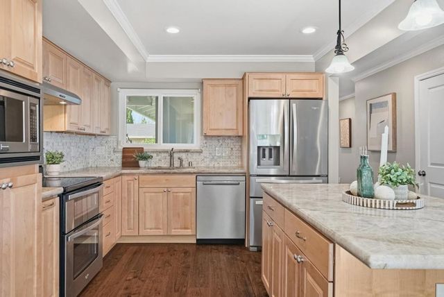 816 Cottonwood Drive, Cupertino, CA 95014