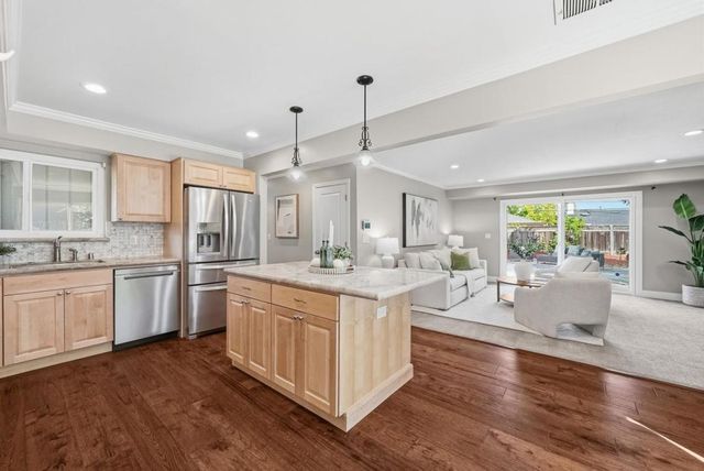 816 Cottonwood Drive, Cupertino, CA 95014