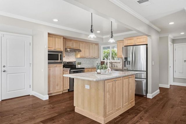 816 Cottonwood Drive, Cupertino, CA 95014