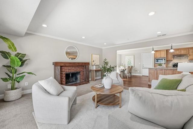 816 Cottonwood Drive, Cupertino, CA 95014