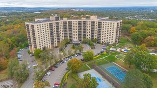 2 Claridge Dr 1GE, Verona Twp., NJ 07044