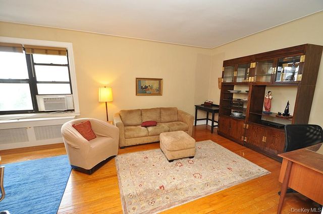 143 Garth Road 5J, Scarsdale, NY 10583