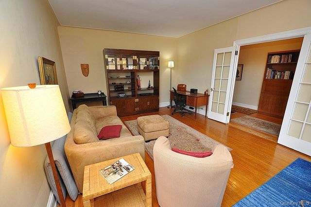 143 Garth Road 5J, Scarsdale, NY 10583