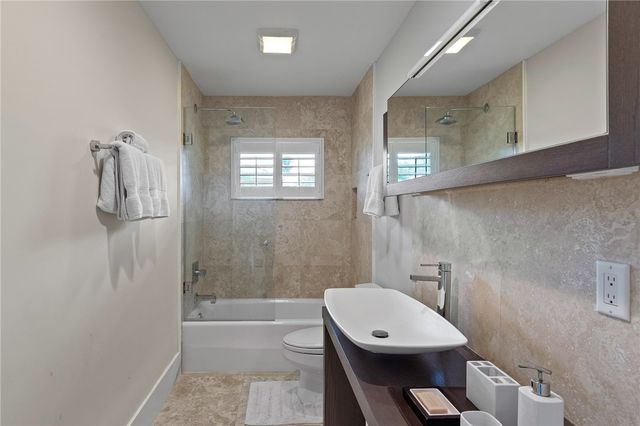 1200 Windrifter Way, Vero Beach, FL 32963