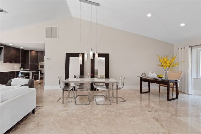 1200 Windrifter Way, Vero Beach, FL 32963