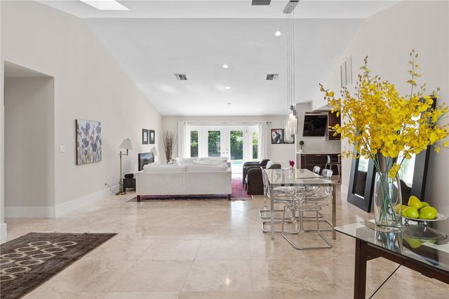 1200 Windrifter Way, Vero Beach, FL 32963