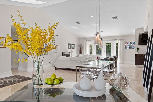 1200 Windrifter Way, Vero Beach, FL 32963