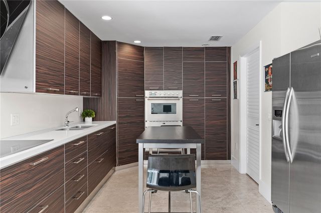 1200 Windrifter Way, Vero Beach, FL 32963