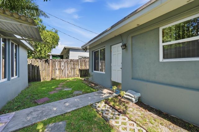 309 SW 7TH Court, Hallandale Beach, FL 33009