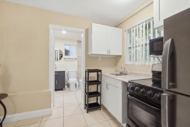 309 SW 7TH Court, Hallandale Beach, FL 33009