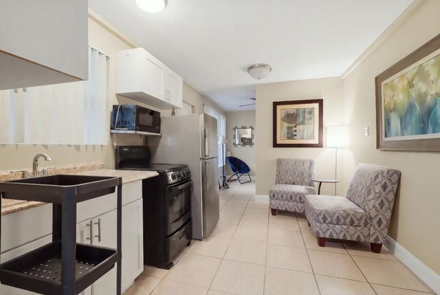 309 SW 7TH Court, Hallandale Beach, FL 33009